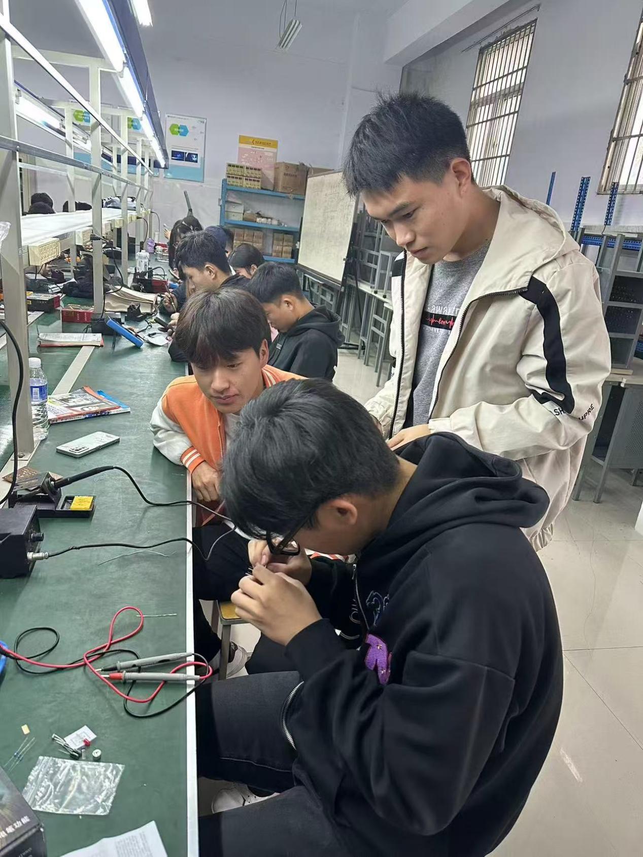 说明: daddf5b403753962aee75d86de6ea83